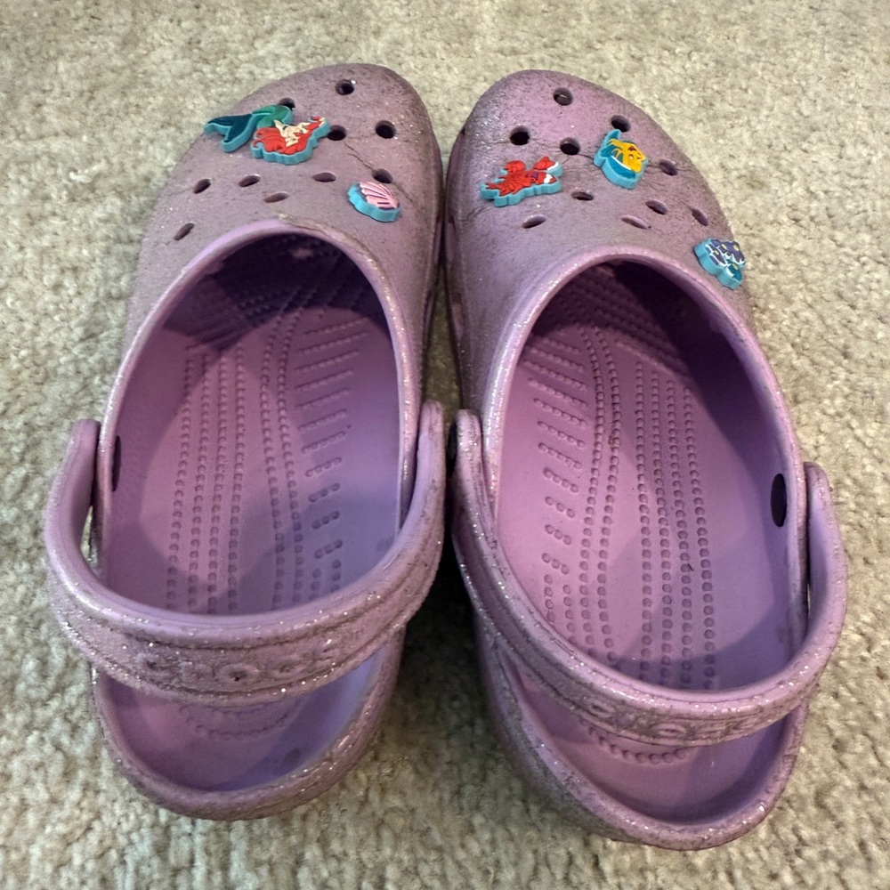 Lavender Glitter Crocs With Little Mermaid Ariel Disney Jibbits W9M7 - Picture 2 of 5